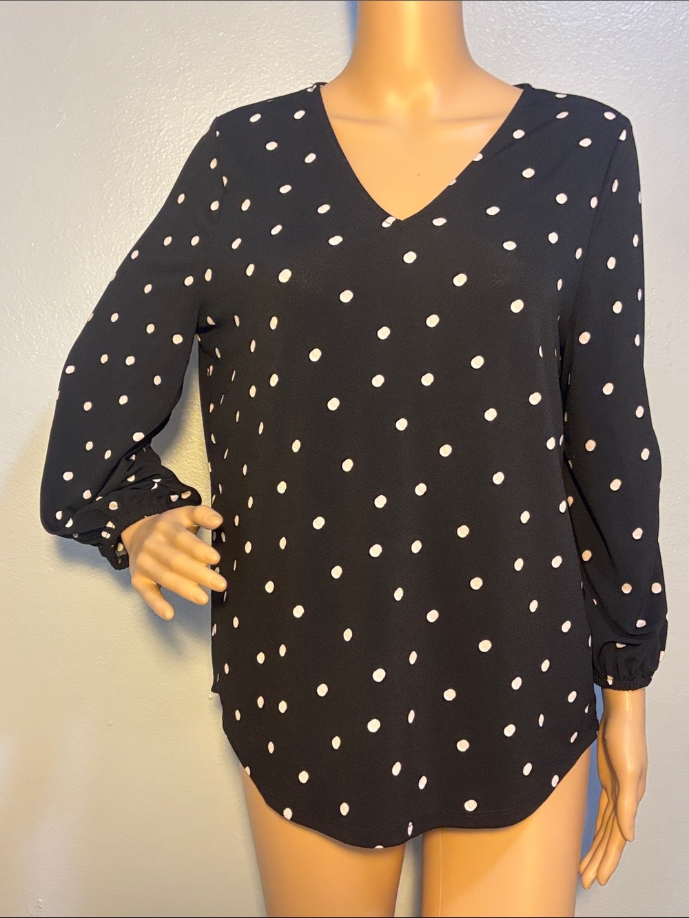 Adrianna Papell Black Polka Dot V-Neck Long Sleeve Blouse